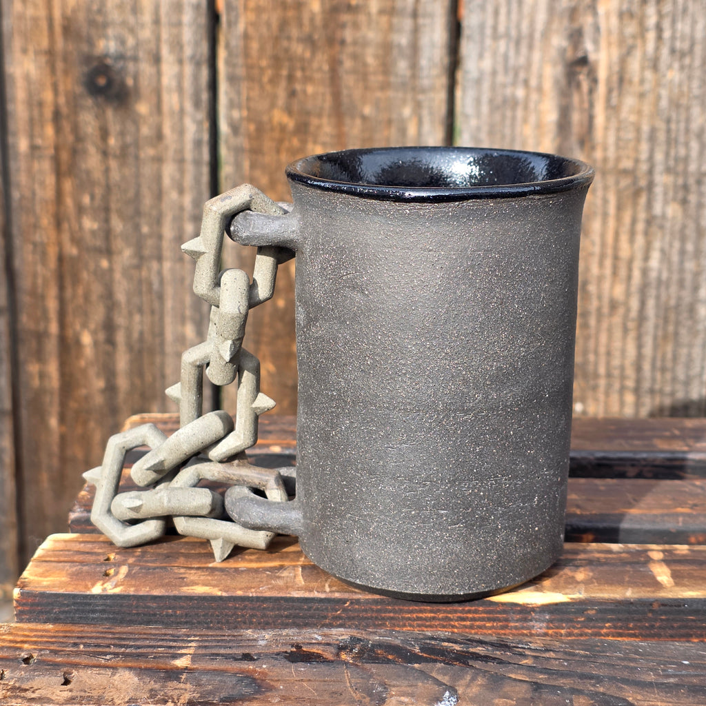 Dark chain mug